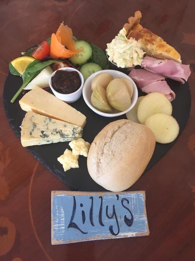 Lilly'S Pad Bed & Breakfast Keelby Bagian luar foto